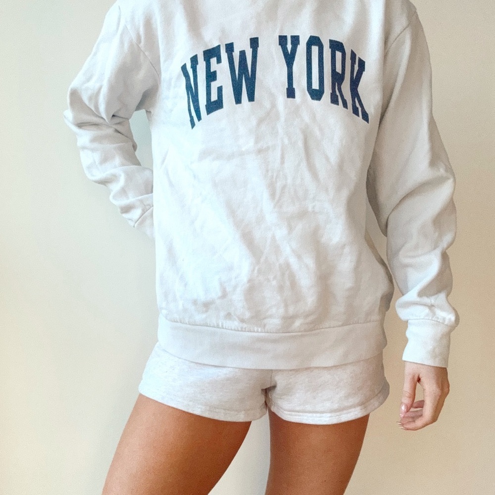 brandy melville new york sweatshirt - one size - Picture 2 of 3